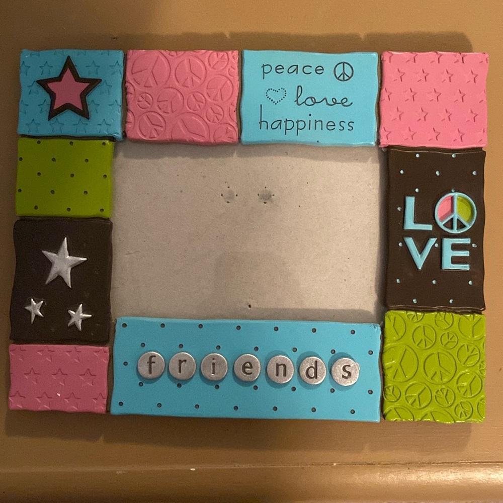 “FRIENDS” Colorful frame
